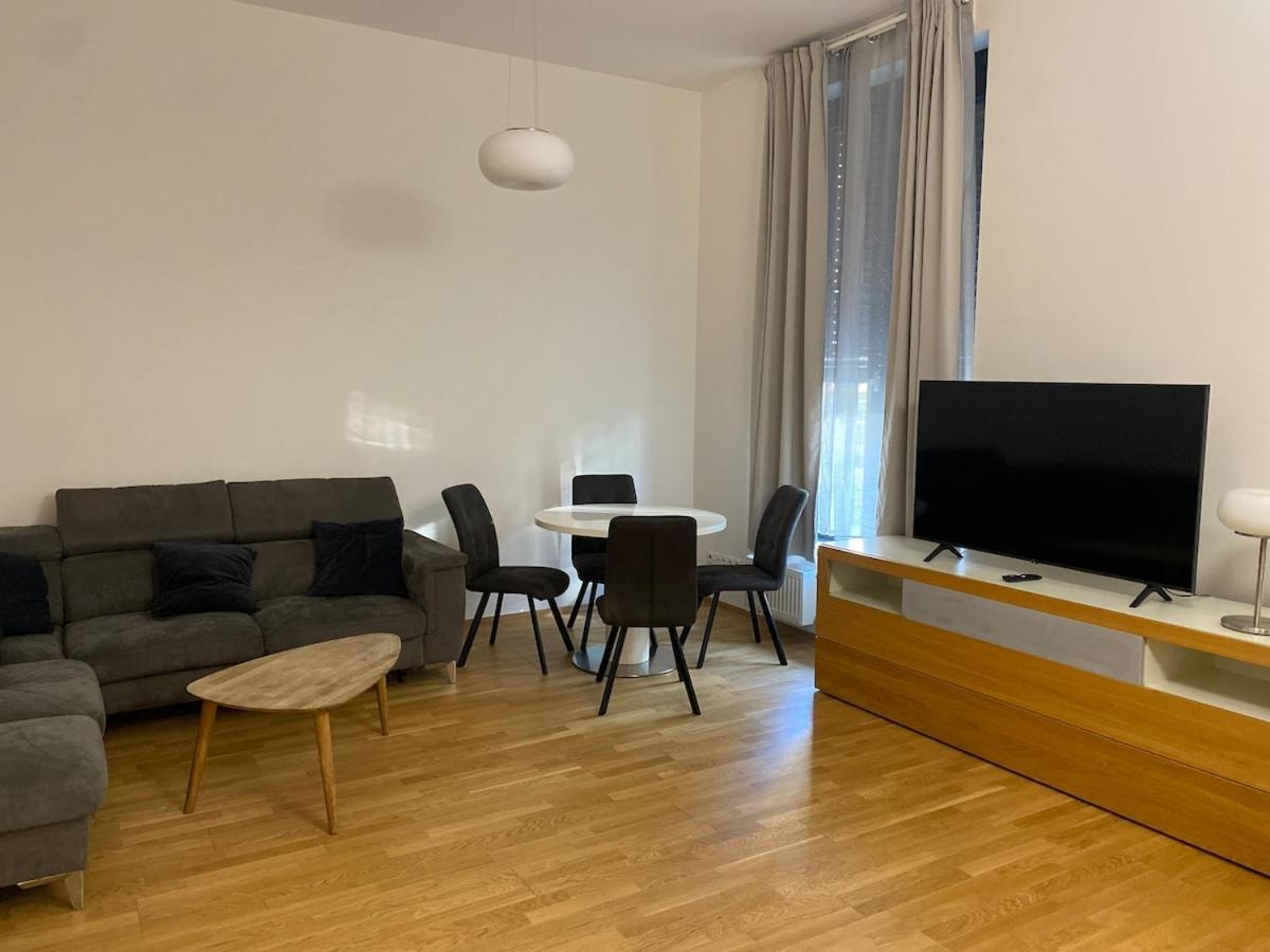 Holesovice Parking Apartment